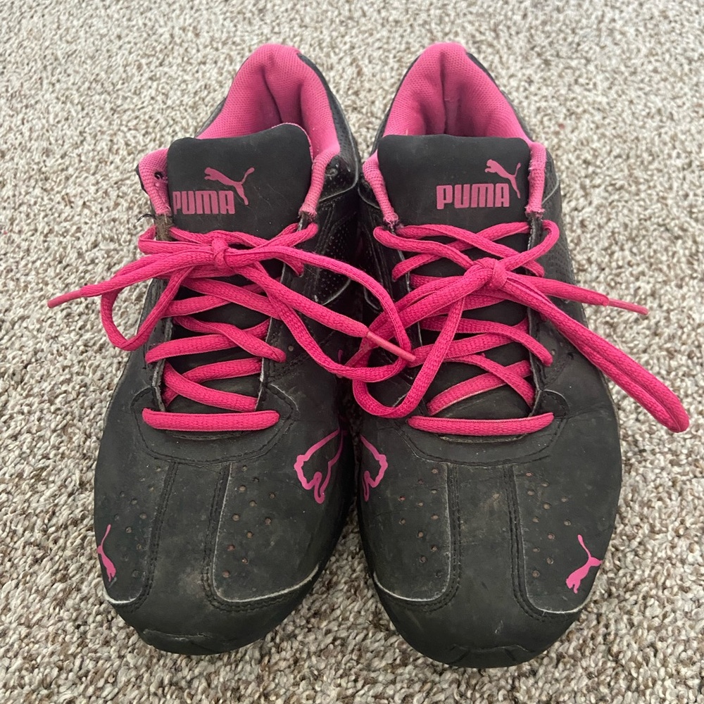 Puma tennis shoes